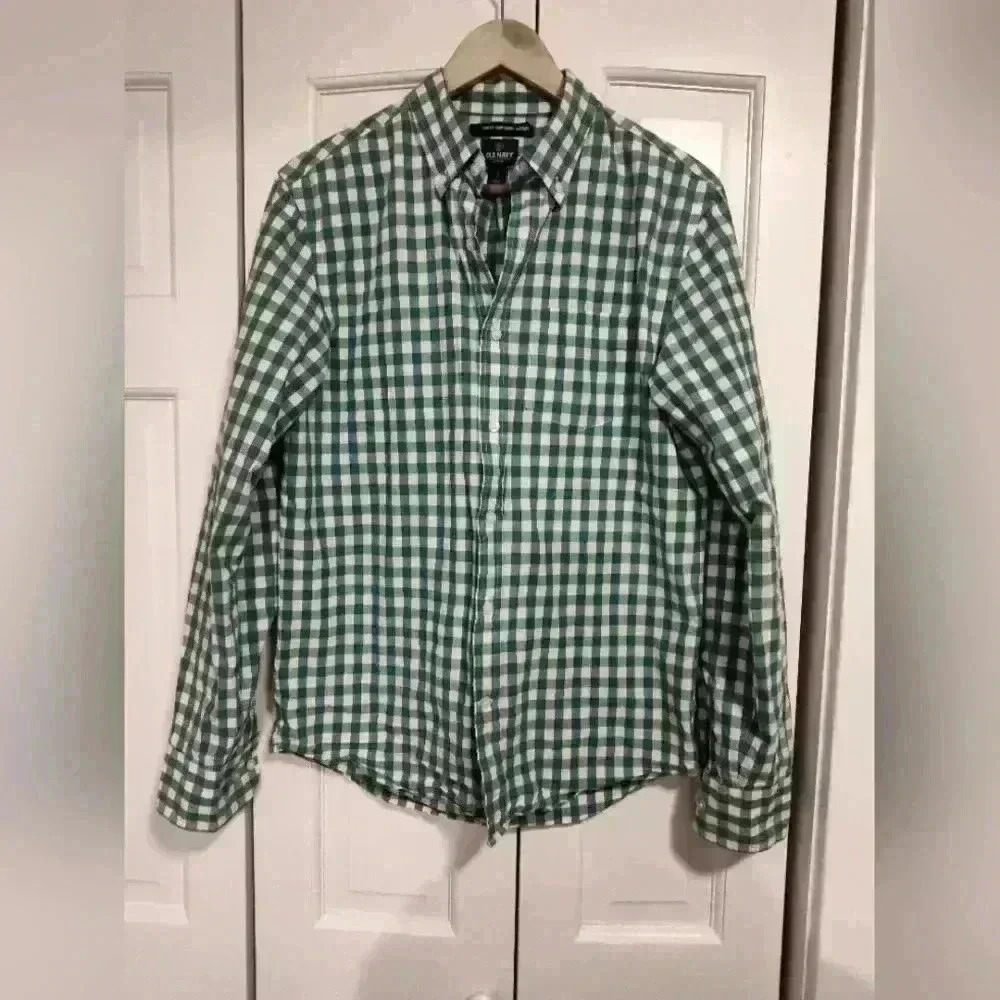 Old Navy Men's (unisex) Button Down | Long Sleeve | Size Medium